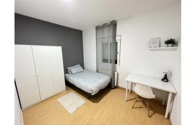 Habitacion 91m2 Getafe Estancia Media Larga