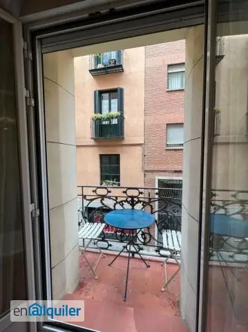 Piso en Barrio de las Letras Madrid 2 habitaciones 2 baños Terraza