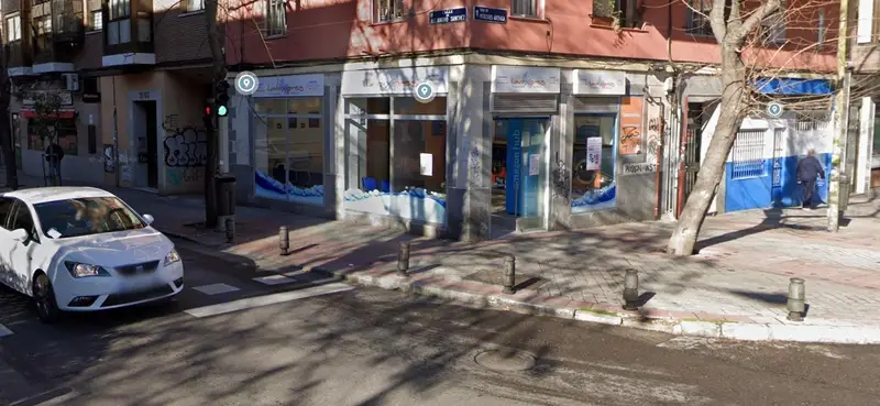 Venta Local Comercial Opañel Madrid 70m2 Alquilado Lavanderia