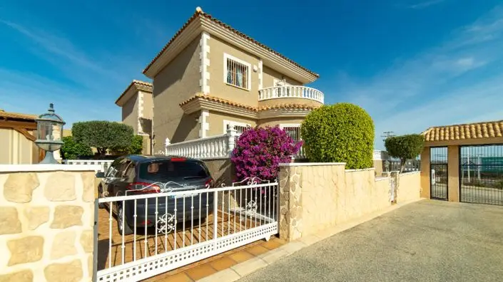 Villa en Venta Los Altos Torrevieja 2 Dormitorios Vistas al Mar