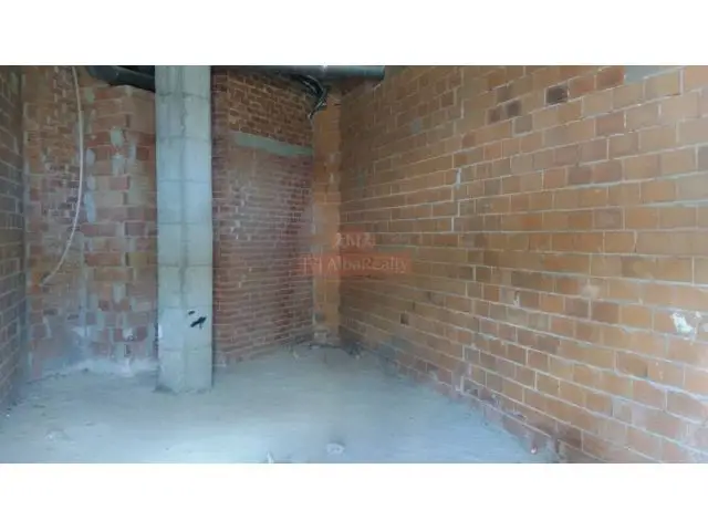 Local Comercial en Zona Residencial con Salida de Humos
