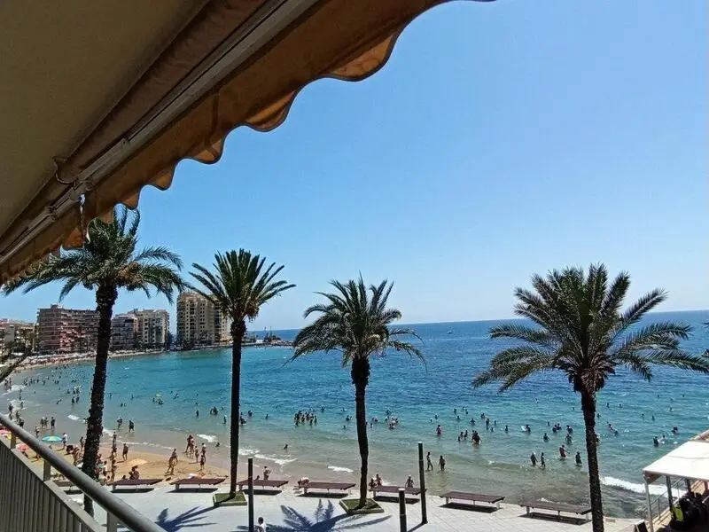 Apartamento 4 Cuartos Reformado Torrevieja Cerca Playa