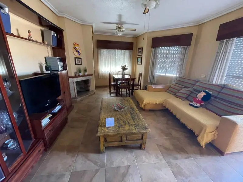 Chalet Adosado en San Miguel de Salinas con Solarium