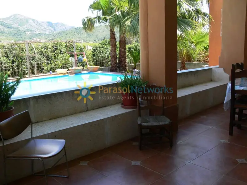 Chalet con Piscina en Alzira cerca de La Barraca