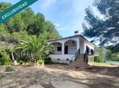 Chalet Rústico con Piscina en Sagunto Cerca de la Font de Quart