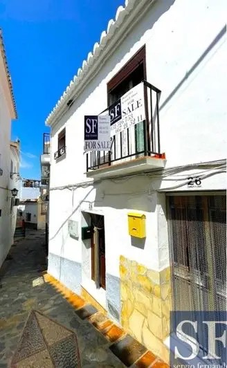 Adosado en venta Sayalonga 2 dormitorios terraza reformado