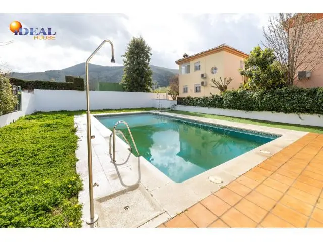 Casa en Urbanizacion Privada Cenes de la Vega