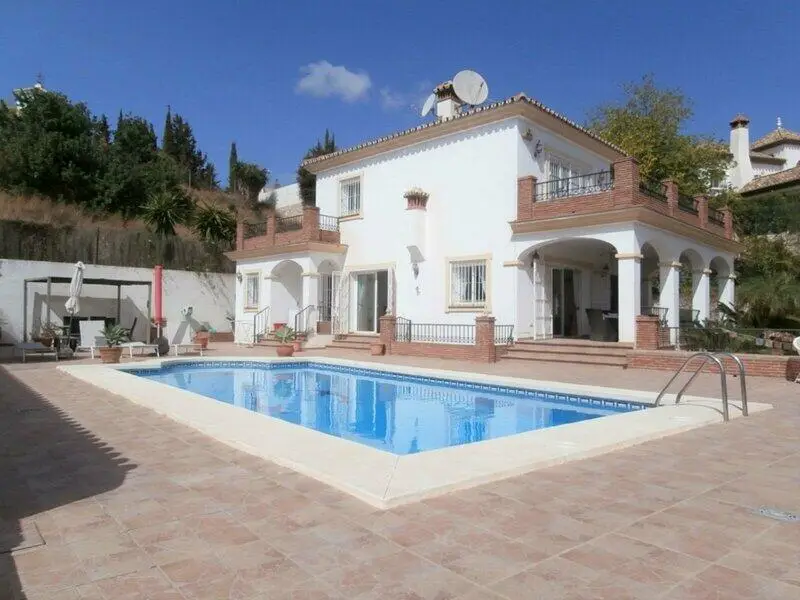 Villa en Venta en Mijas 4 Dormitorios 3 Baños