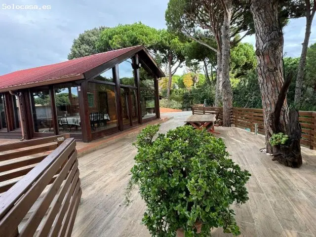 Preciosa Casa de Madera con Vistas al Mar