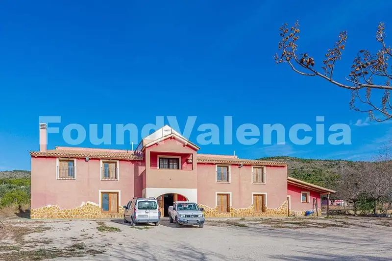 Finca Rural 80000m2 con 2330m2 Construidos Adaptada Movilidad Reducida