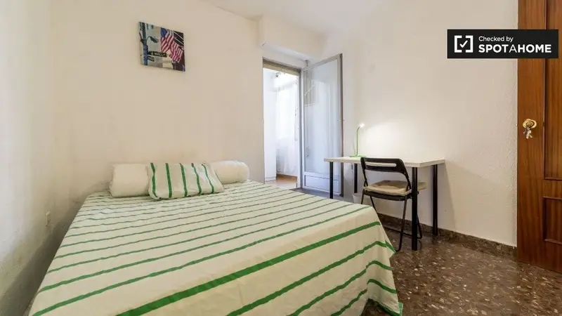 Apartamento 5 Dormitorios 1 Baño Valencia