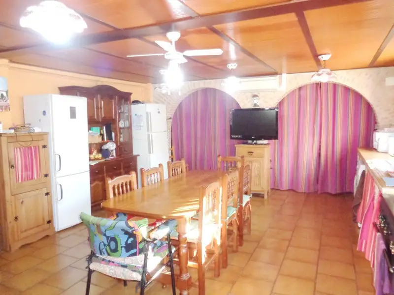 Venta Chalet con Piscina en Torrenueva