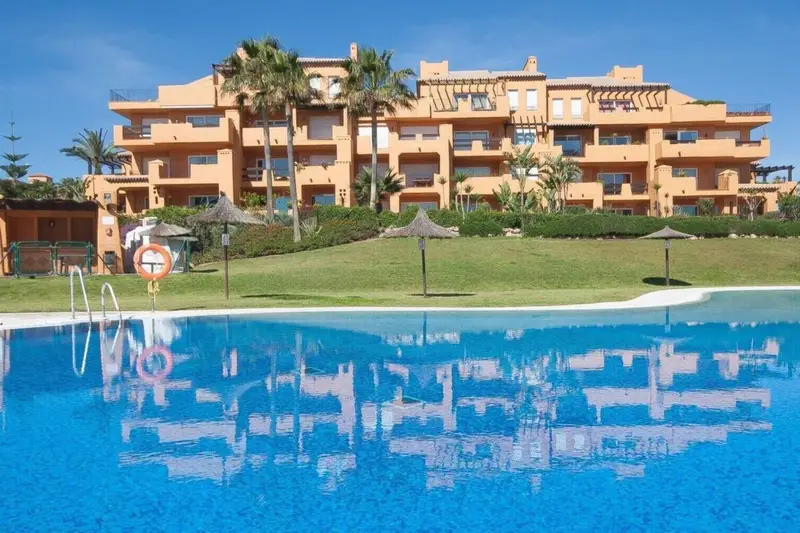 Apartamento en La Duquesa con Vistas al Mar 2 Dormitorios