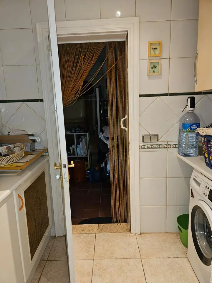 Casa de 3 Dormitorios en Fortià Jardín Amplio Garaje