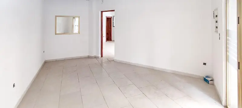 Venta Local Comercial Granada Centro Calle Flores 60m2