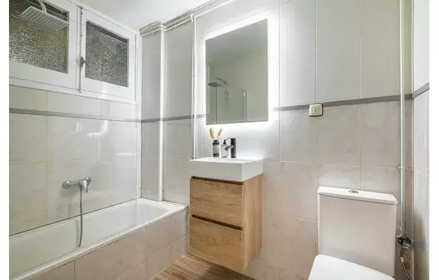 Habitaci	ón 100m	² Barcelona Alquiler 4-18 Meses