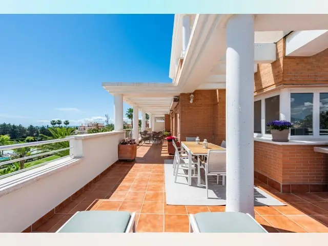 Adosado de 4 Dormitorios en venta Estepona, España