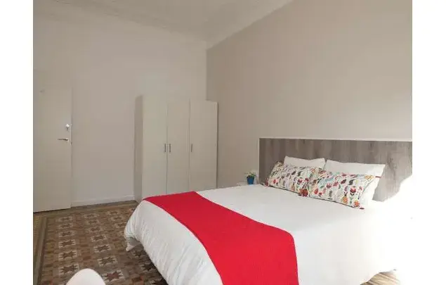 Apartamento para Estudiantes en Barcelona 5 Dormitorios 2 Baños