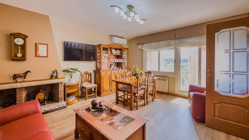 Piso Reformado en Viladecavalls con Terraza de 74m2