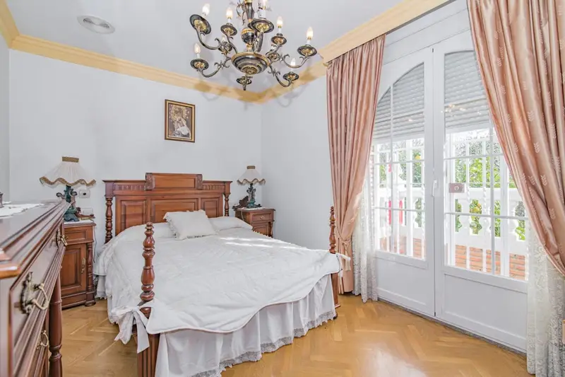 Chalet en Venta Ogíjares: Lujo y Tranquilidad en Amplia Propiedad