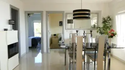 Piso en Venta Cerca del Mar con Vistas Impresionantes