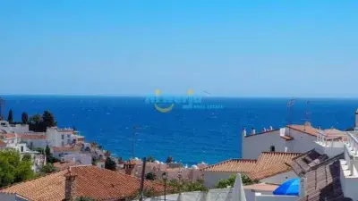 Casa Adosada en Nerja con Piscina Privada para Familias