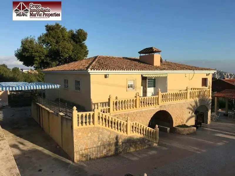 Venta Chalet con Terraza en Urbanizaciones Benidorm