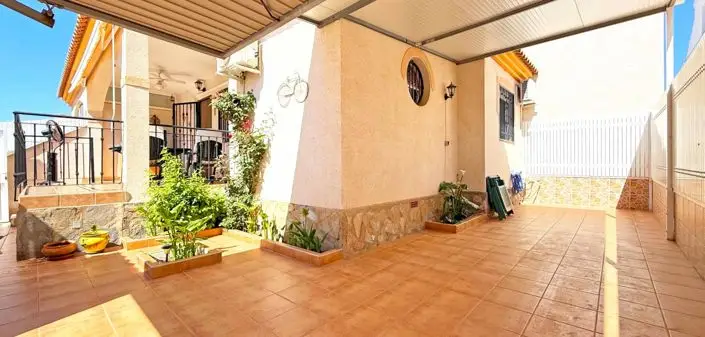 Adosado en Venta Playa Flamenca 2 Dormitorios Piscina Privada