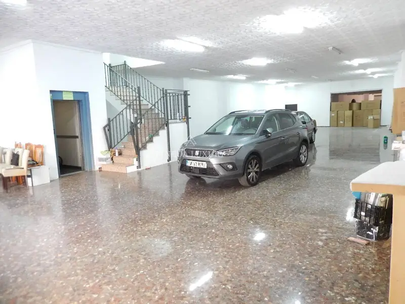 Edificio en venta Sagunto con atico y local comercial