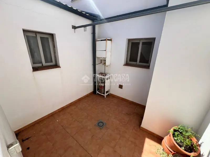 Casa en venta en Jaén capital 469m² 4 habitaciones garaje 5 coches