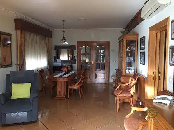 Chalet en Lorca con 5 Dormitorios 3 Baños Jardin y Parking