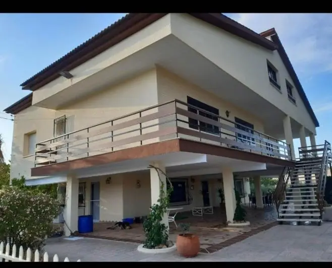 Villa 5 Dormitorios 15000m2 Venta