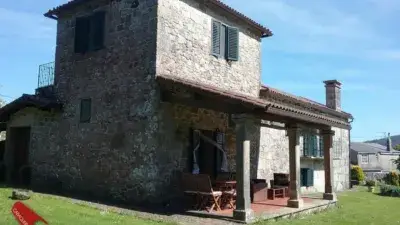 Chalet Rustico en Tomiño con Piscina y Jardin