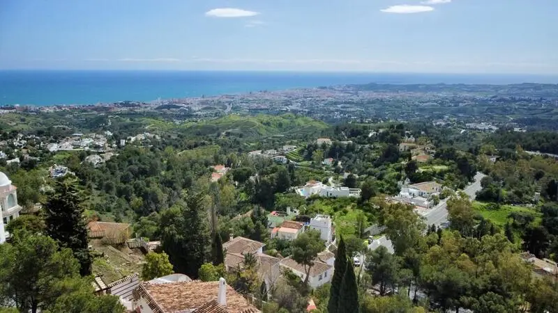 Villa de Lujo con 6 Dormitorios y Piscina en Mijas