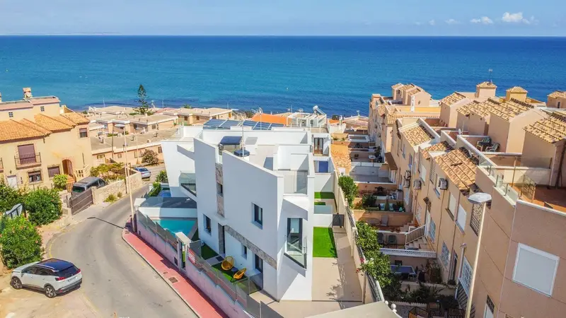 Chalet de Lujo en La Mata Torrevieja Cerca de la Playa
