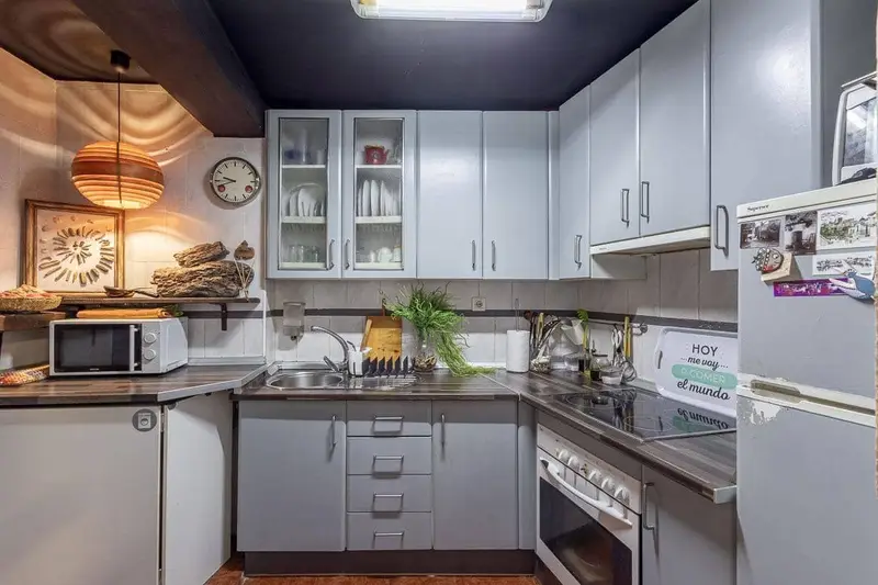 Casa en venta en Granada ciudad: 3 dormitorios, terraza y detalles tradicionales