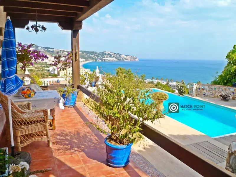 Chalet de Lujo en La Herradura con Vistas al Mar