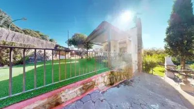 Chalet con Piscina en Montecalderon El Casar