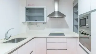 Atico en Calahonda con 2 dormitorios y terraza de 35m2