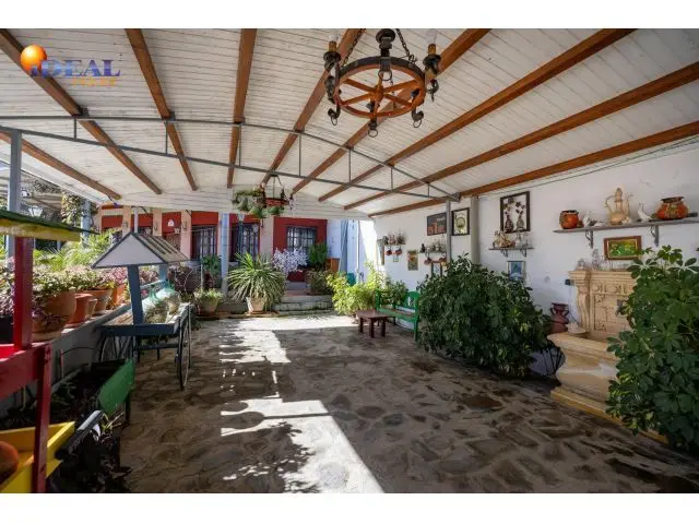 Chalet con Piscina y Salon de Fiestas en Puerto Lope Moclin