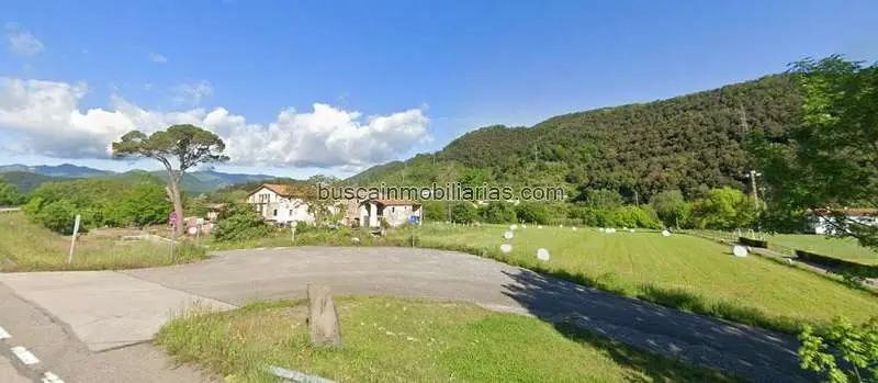 Masia en venta en Olot 2000m2 con terreno