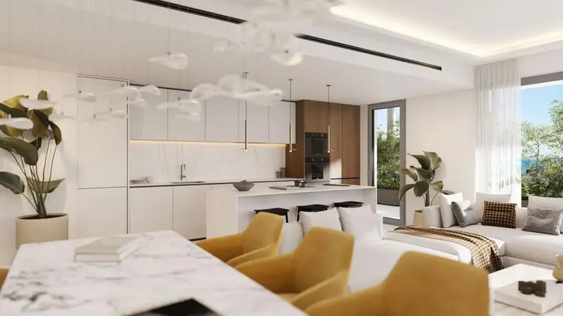 Apartamento de Lujo en Benalmádena Costa con Vistas al Mar