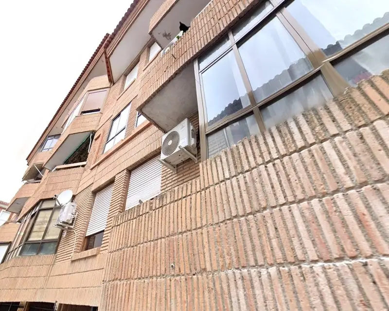 Piso 76m2 3 habitaciones 2 baños Ocaña