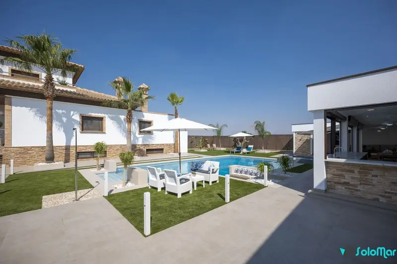 Villa Moderna en Murcia con Piscina Privada y Gran Sótano