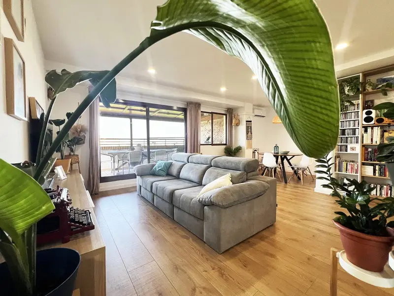 Ático en Paterna con Terraza 80m2 Garaje y Piscina