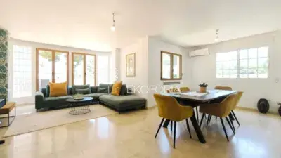 Villa de Lujo en La Pobla de Vallbona cerca de Valencia