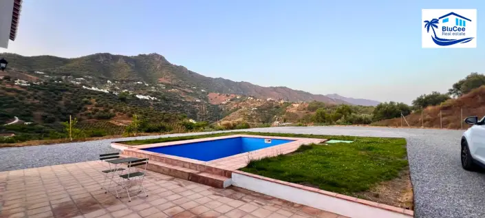 Cortijo de 1 Dormitorio en Venta en Frigiliana