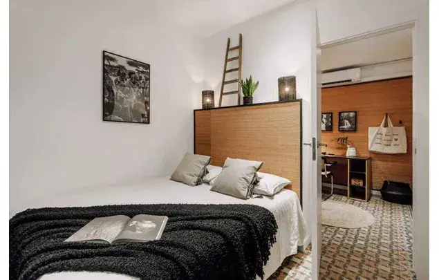 Apartamento 2 Dormitorios Estudiantes Barcelona 150m2