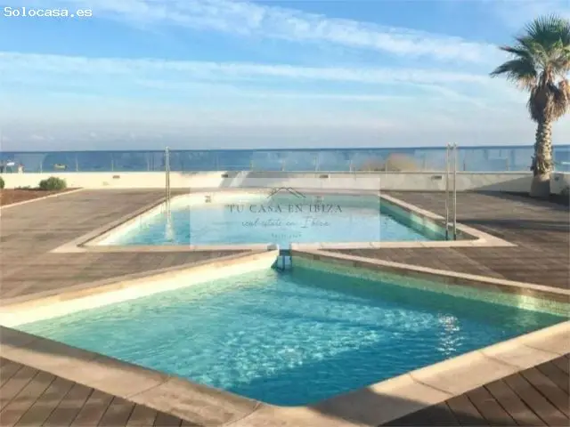 Apartamento en Ibiza con Vistas al Mar y Piscina