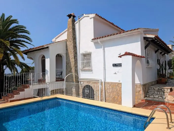 Villa en Venta 3 Dormitorios Cerca de la Playa